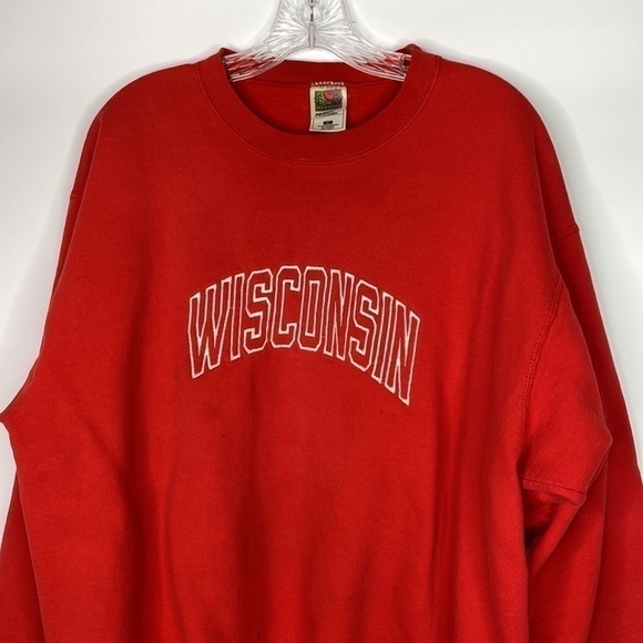 Vintage Fruit Of The Loom Wisconsin Red Crewneck Sweatshirt Size XL - Picture 2 of 14